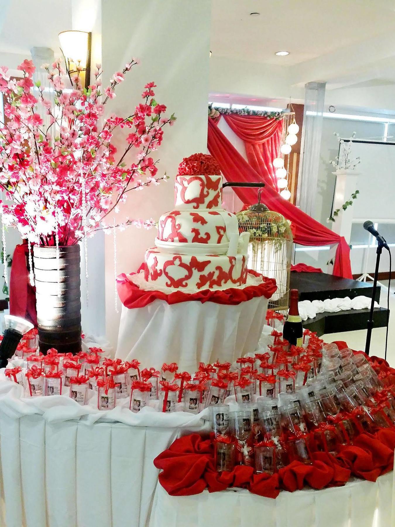 Cherry Blossoms Hotel Manila Bagian luar foto