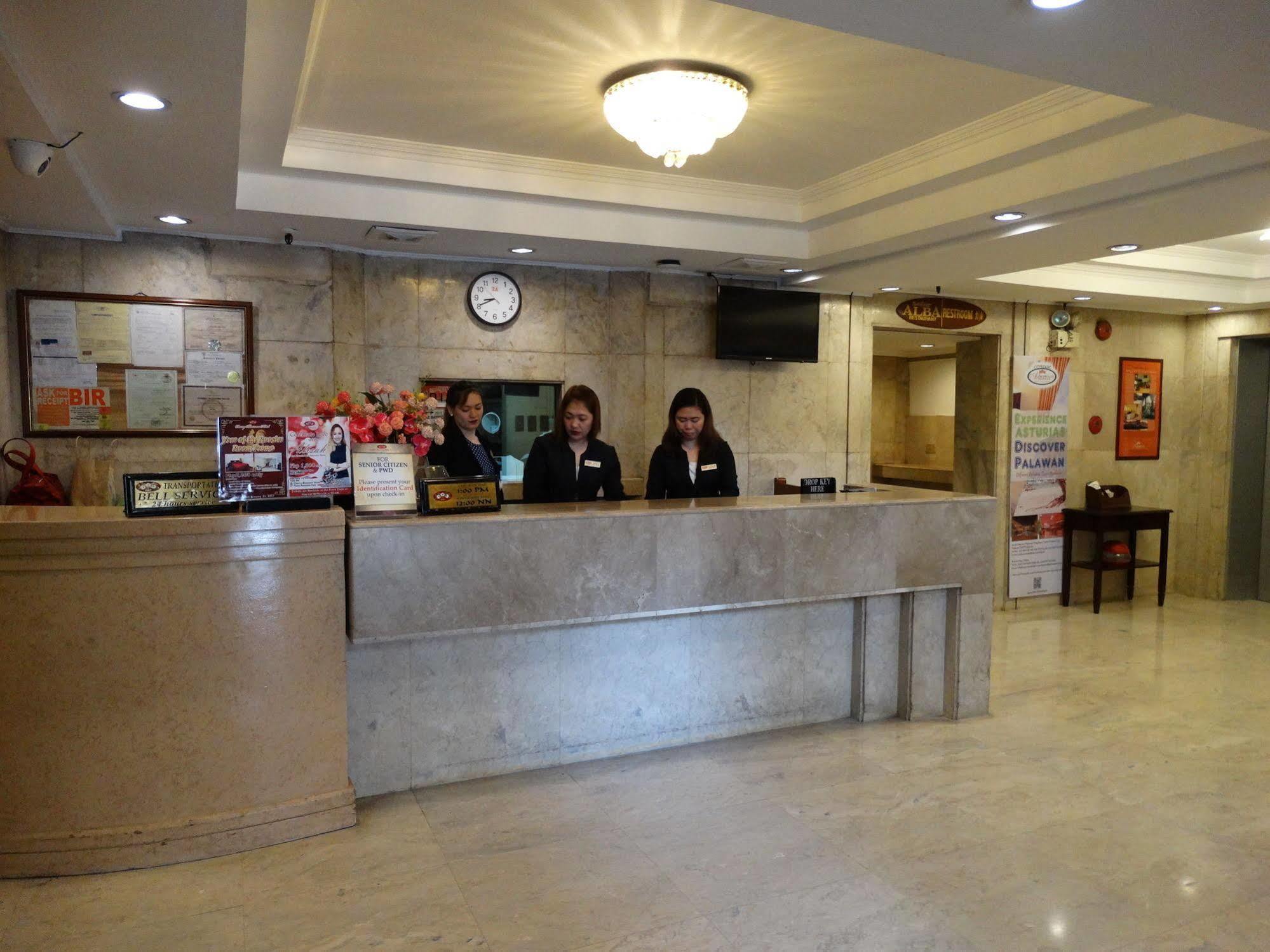 Cherry Blossoms Hotel Manila Bagian luar foto